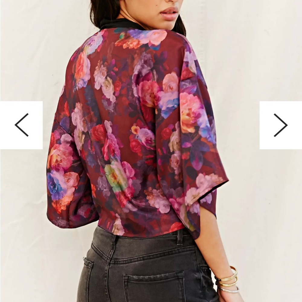 Urban Outfitters Floral Black Women's Kimono - Picture 2 of 8